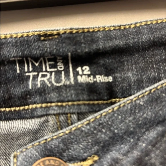 ❤️ 7 for $25! Time and Tru Dark Blue Jean Shorts - Picture 3 of 3